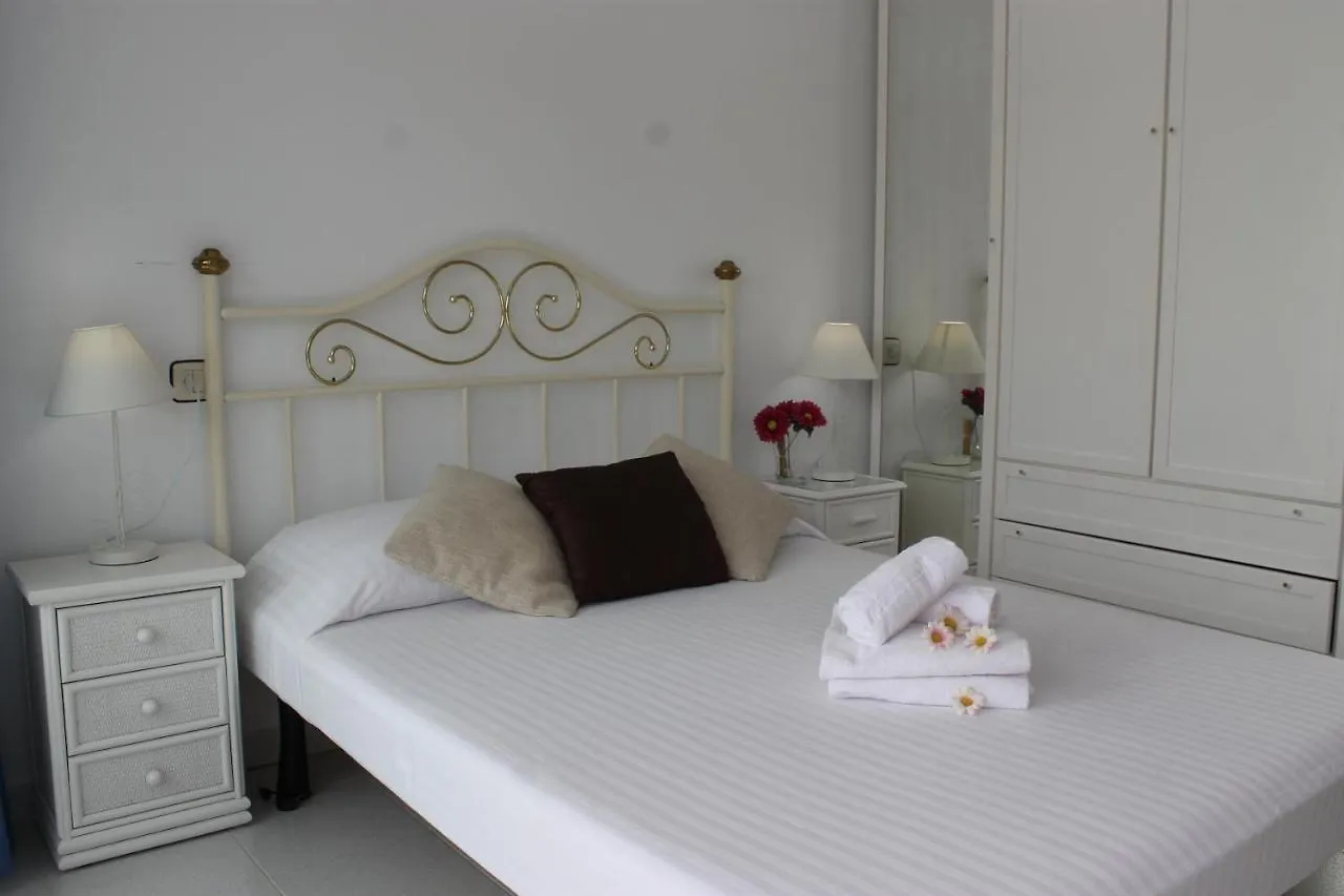 Agi Residencial Almadraba Apartment Roses 0*,